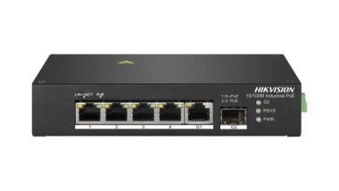 6 portos ipari PoE switch (110 W); 4 PoE / 1 HiPoE+ / 1 RJ45 + 1 SFP uplink port; nem menedzselhető
