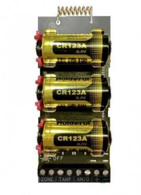 Vezeték nélküli transmitter AXPro központokhoz; vezetékes érzékelők csatlakoztatására; 868 MHz